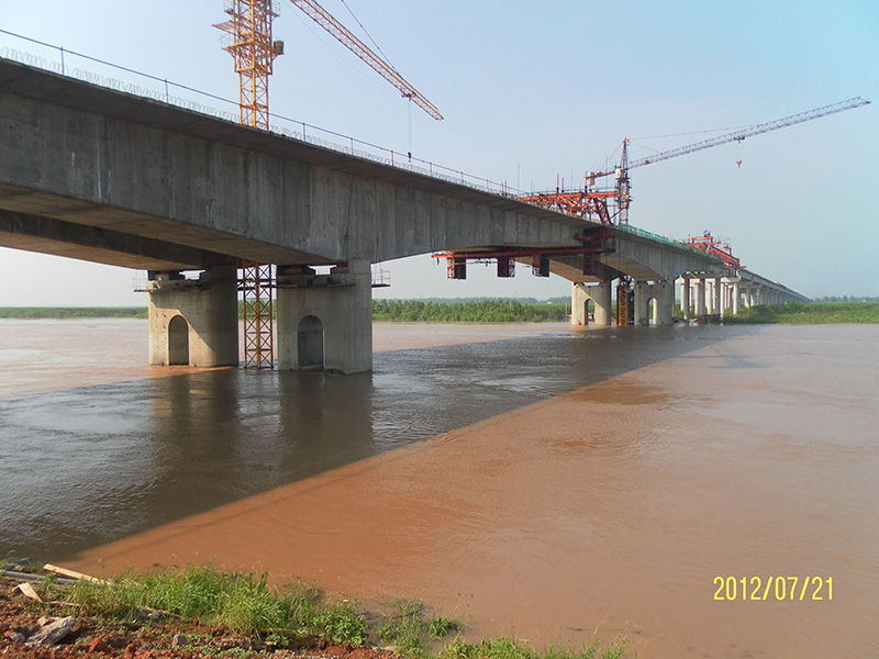 特大橋箱梁預(yù)制場(chǎng)