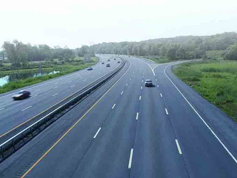 通車后的高速公路